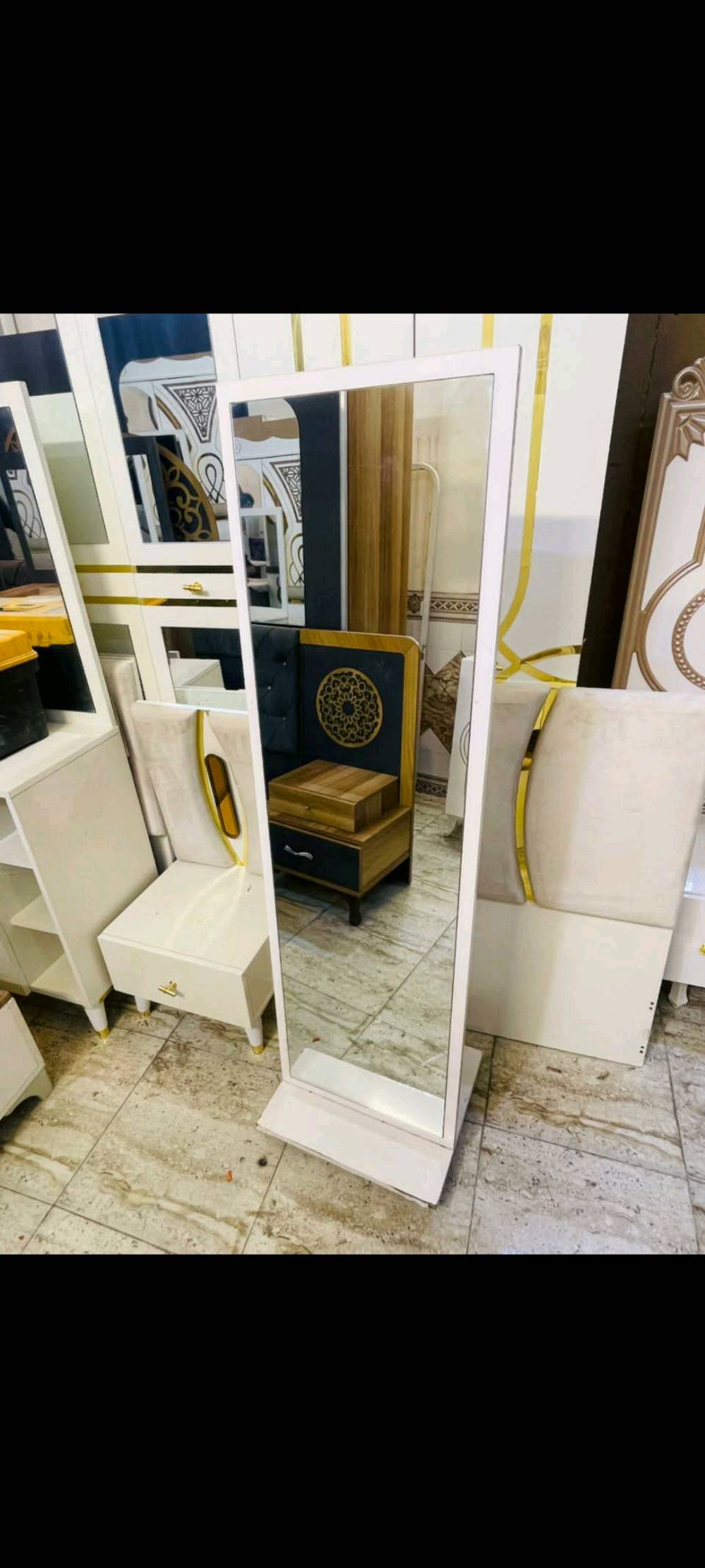 غرفة تركي نضافة ٨٠ 
٩ قطع نضيفة سعر  بغداد ٧٥٠