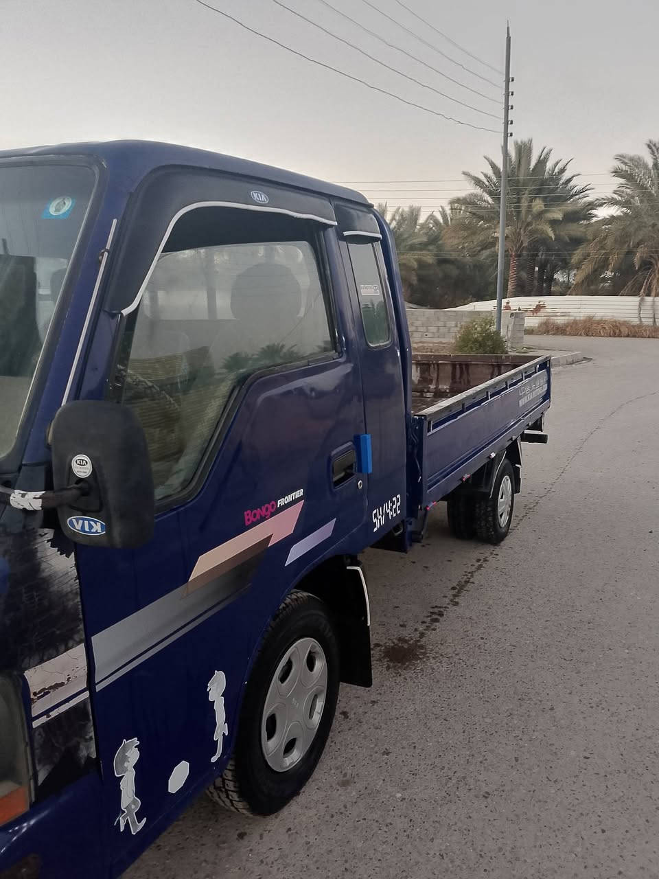 سلام عليكم للبيع كيا ام عيون موديل ٢٠٠٢رقم انبار إنكليزي محرك كير اكسن شاصي صدر  أمامي وخلفي جديده سياره بلاديه ***********عنوان بغداد الطارمية الشراي يتصل
