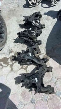 قطع غيار يابانية • سيكويا تندرا لاندكروز • الرمادي شارع العام