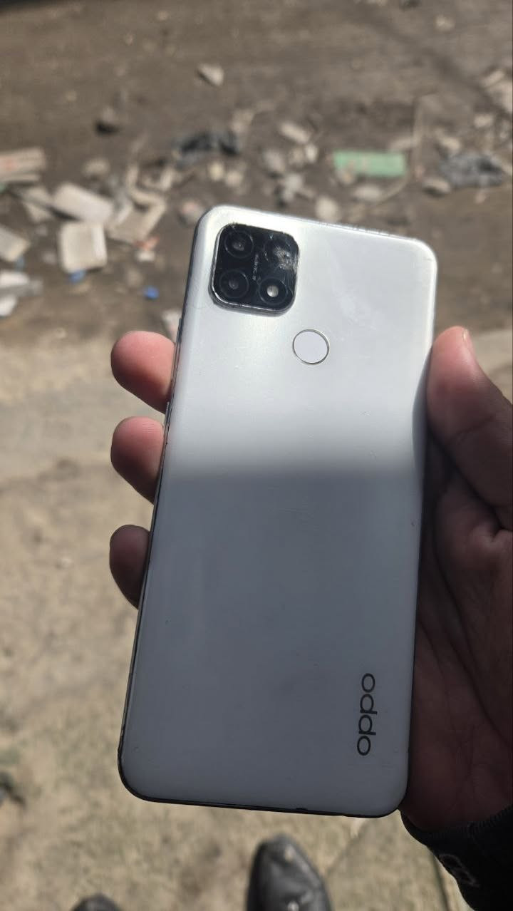 OPPO A15s
ذاكرة 32
امبدل شاشة اصلية 
الكامرة الامامية ماتشتغل فقط 
والباقي كلة شغال شحن تكنيك شريختين رام وبسعر مناسب 44 الف 
مكان ناصرية مركز 
للتواصل ***********
