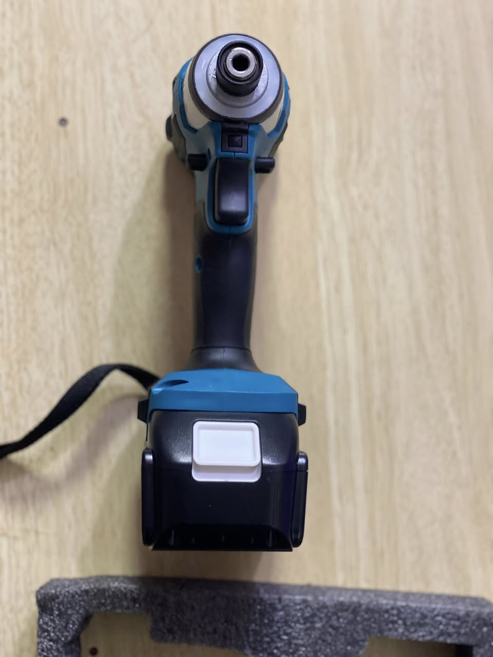 سلام عليكم 🫡 

مجموعه عدد دريل لغمه  دريل عادي  كله شحن
كوسره منشار جلايه هزاز هم ماعرف مال شنو 
شباب عندي قطع بعدني حته مامصورهه 
الي يفيدنه يراسلني خاص  
رقم الواتساب ***********
