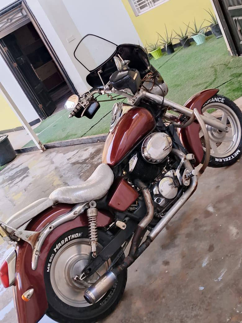 السلام عليكم شباب شادو معامله مال ترقيم كامله فقط استلام لوحات أو سنويه باسمي للبيع أو مراوس حسب القناعه مكينه 400 تجيب وياك فيتر يفحص دراجه كلش حلوه أو بلحقيقه  احله من الصور راسلني خاص ادزلك معلومات ووراقه كامله مكاني ديوانيه رقم موبايل ***********
السعر كلش مناسب ب18 أو بيه مجال ما اعتقد أكو شادر مرقم أو نضيفه جوه ال18
