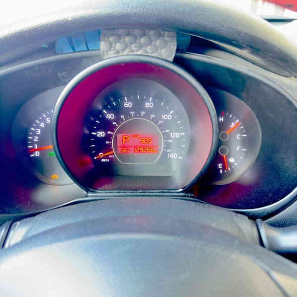 للبيع فقط شباب لحد يكسر بيه مستعجل على بيعته صول موديل ١٤ كير محرك مكفولات حداديه خلفي امامي جديده تخم تاير جديد تبريد ثلج  السياره ٣ قطع صبغ بدون ايرباك بدون شواصي ماشيه ١٢٩ محرك ٤ سلندر جي دي اي كهربائيات كلشي بيه يشتغل تحكمات استيرن شاشه كامره شباب السياره جاهزه للأخير ومابيه نقص برغي رقم بغداد تحويل مباشر مكاني بغداد
السعر 95 مع المجال البسيط وبالعافية على الي أصير من نصيبه 

***********
