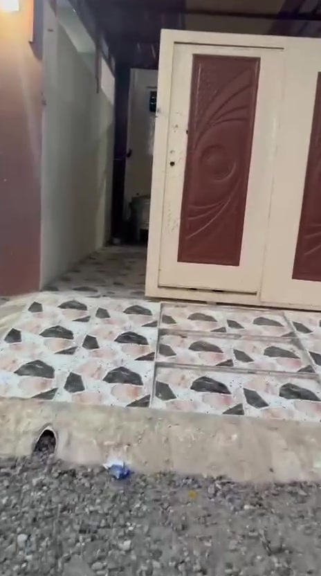 للبيع  نقد فقط  مساحه 120
مع طاقه شمسيه 10 امبير
الموقع حي الفرسان 
السعر  40 وبي مجال 
***********
