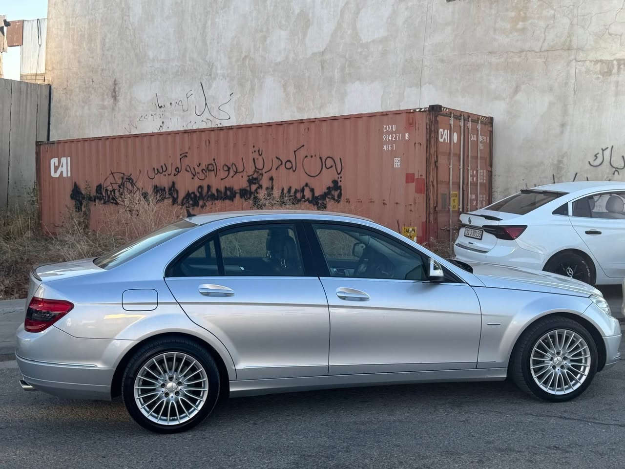 بە ناوی خوای گەورە و میهرەبان مارسیدیس بێنز C280 2010گێر ئۆتۆماتیک ٦ پستۆن مەکینە مەرغوب بێ سەرەتایە کۆدی بۆ کراوە بە ناوی خۆمانەوەیە لۆک لۆکە بێ بۆیاغ  بێ کاڵ بونەوە لەسەر دەقی شەریکە ماوەتەوە کوشن جلدد لۆک کوشن کارەبا تەبرید مەرکەزی شاشە گەورە سەیارەکە بەس ماشاللەی ئەوێ گیرومەکینەی بەشەرت زۆر تازەو جوان ماوەتەوە چوار تایەو ویلی لۆکی لە ژیرە تەبریدی مەزبوت هەموو گیانی بەشەرت سەیارەکە لە جوانیا تاکە مالی دۆستە سعر 88 گەلاو مەعامەلەیەکی کەم شوین سلیمانی رقم تلفون 🤍***********🤍***********🤍 السليمانية, العراق
