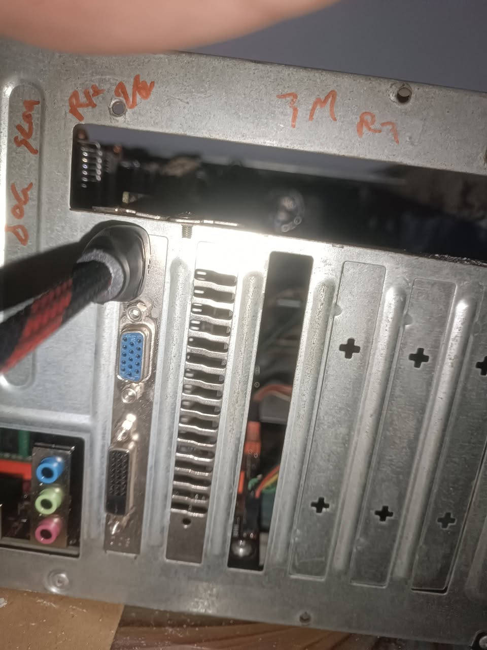 للبيع هاتو سعر 
نوع الرام DDR4 
بس تحتاج فرمات 
ومعاها القطع قطع اهواي بل تعليقات 
البيع كامل ماكو مفرد ،الموصل ما عندي توصيل


**إذا كنت صاحب هذا الإعلان وتريد حذفه لأي سبب، رجاءا أرسل رسالة إلى الدعم الفني**