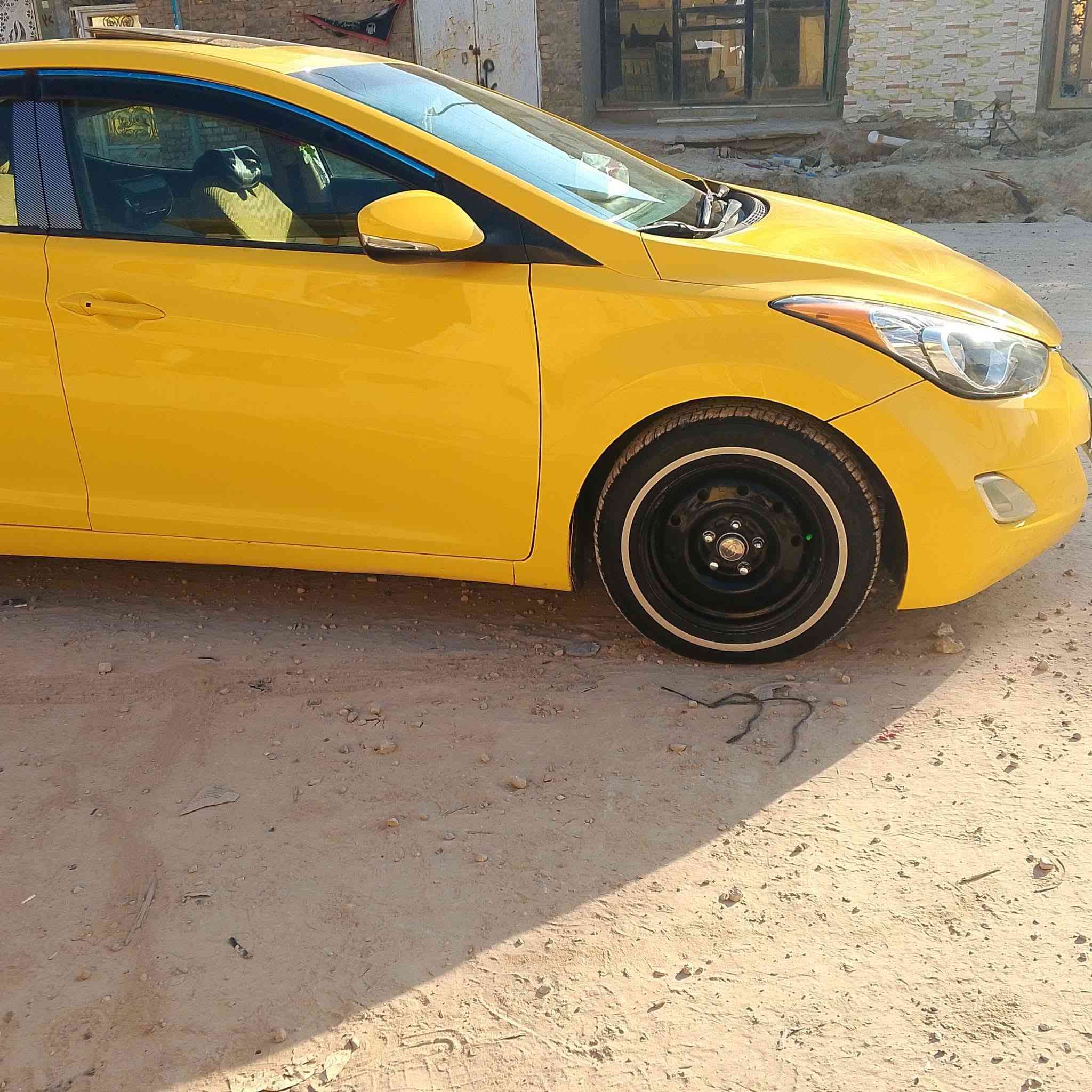 السلام عليكم التره 12 امريكي كفاله عامه ليبل واحد فقط الجاملغ الامامي فول مواصفات واحد علئ واحد بصمه فتحه  بصمت بيبان مري شفط كشنات كهربائيه صبغه جديده محرك 1800 دوش رقم بابل بسمي سنويه 28 كير ومحرك كفاله حداده جديده السعر 100وبيها مجال مصفره هيئه وغرامات المكان ديوانيه رقم ***********
