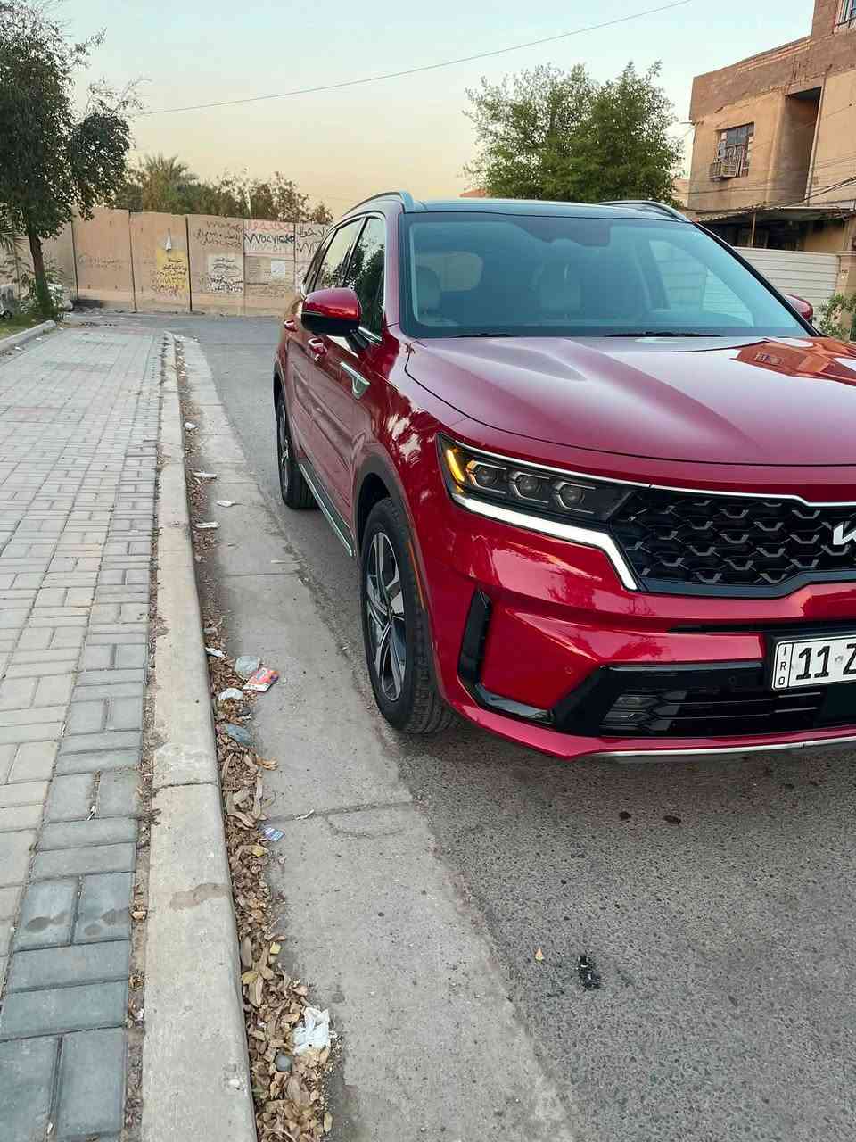 السلام عليكم 
كيا سورنتو 2023 برستيج بلكن هايبرد للبيع 
وارد امريكا حادثها جاملغ خلفي وصندوك بدون ايرباك سياره ماشيه 33 km فووول مواصفات للاخير خمس كامرات هيتر بلكشنات خلفيه اماميه كشنين كهرباء شاحن وايرليس رادارات بانوراما مري قلاب صندوك كهرباء سبعه راكب كشن منفصل سياره كهرباء وهايبرد محرك 4 سلندر 1600 
رقم بغداد بأسمي اني مستوردها 
السعر 22,000 يعني دفترين وعشرين 220 ورقه وبيها مجال 
الاتصال ***********…….
مكان السياره. بغداد السيديه
