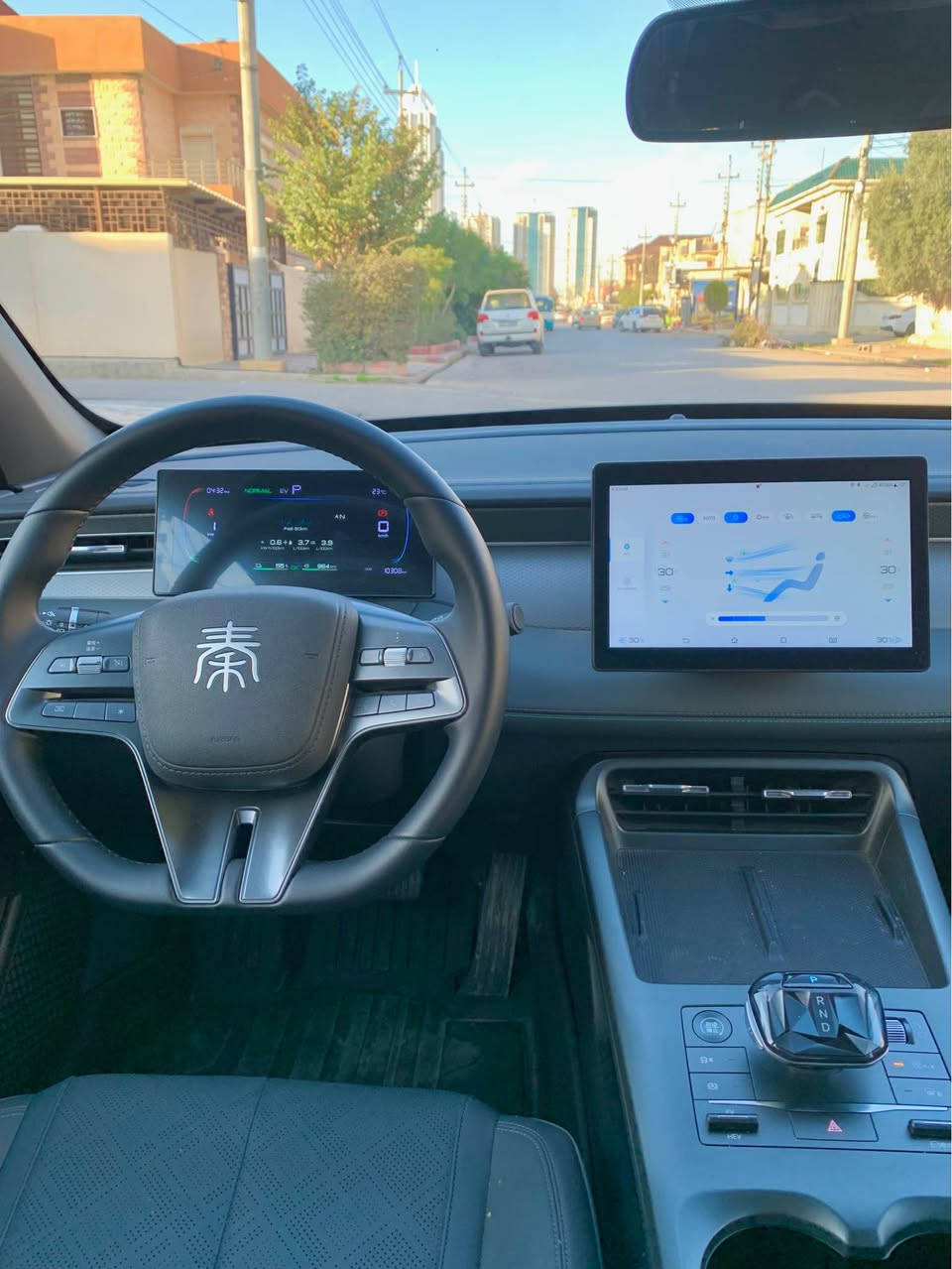 بی وای دی کیون پڵەس مۆدێل 2025
تانکی گەورە 2100 km دەرواتن 🚕🚗🚙

( 10 ) هەزار kmرۆیشتییە
رەقەم سەناوی فحس هەزە هەمووی تازەیە
سەیارەکە هیچی نییە  هەموو ئەشیای خۆی لەگەلە

سعری فرۆشتن ( 120 ) وەرەقە خلاسی 💥
واطس أپ ☎️***********
عنوان سیارە لە هەولێرە أربيل, العراق
