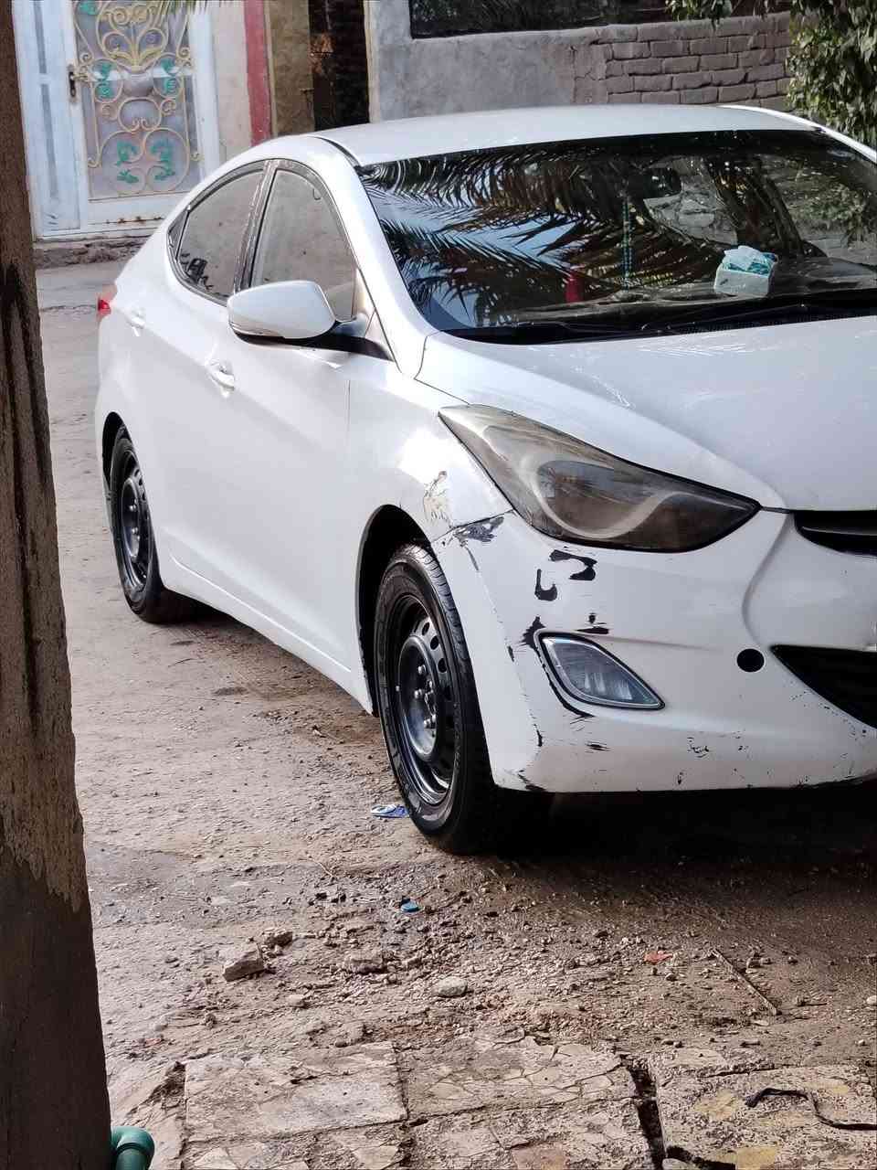 النترا موديل 2013 خليجي مكفولة  بيها بس هاي الضربه بل الصوره   تجي وتشوف بعينك السعر95 وبيها مجال ***********
