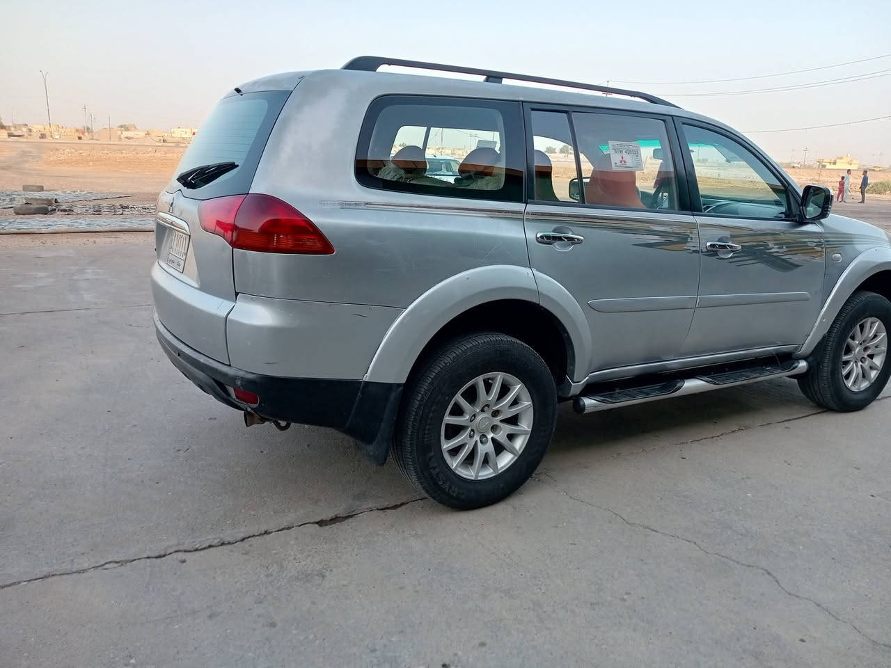 السلام عليكم ورحمه الله وبركاته 
للبيع سيارة باجيرو موديل 2009 مشروع وطني رقم بغداد سنوية لغاية 2027 محرك 3500 تحتوي على منظومة غاز تخم تاير جديد باتري جديد حدادية ٪70 مري شفط ريموت 
لايت زنون غرفة حلوة والحقيقة احلى سبعة راكب شاشة كامرة تبريد فقط كمبريسر السعر ٧٢وبيها مجال رقم الهاتف 
***********
