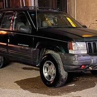 جيب شيروكي 1997 نضيفه كلش وتبريد ثلاجه  السياره بغداد الماني هزة جديده...