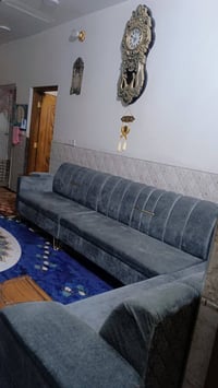 ديوان ونص مستعمل أقل من شهر الله شاهد نضيف  كلش سعر خاص. 07807574383