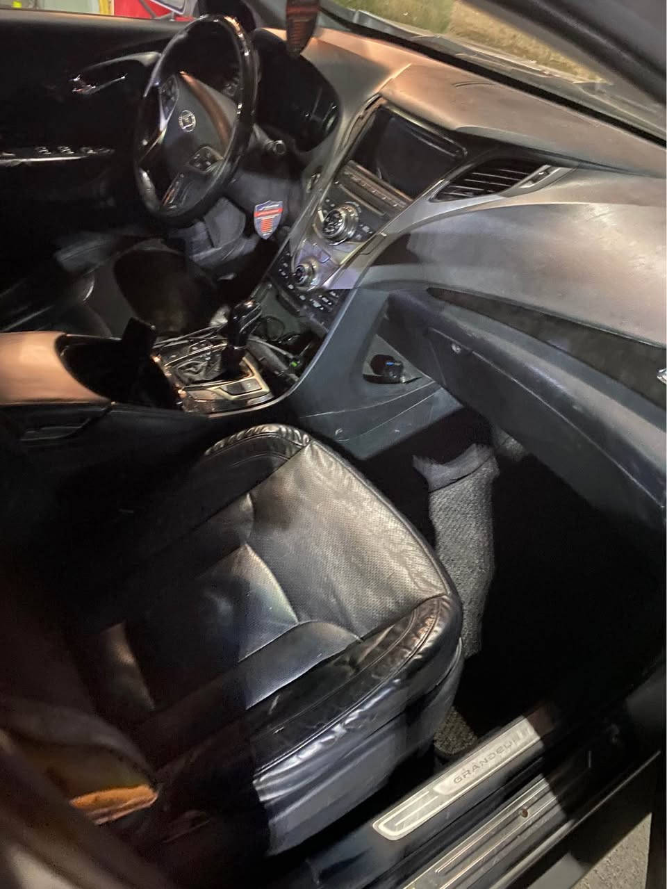 ازيرا براوي دبي سياره غازه بيلادي فقط موديل 2014 فوله فقط بي سلايت لوك لوكه بو كورينه وا يان فروشتن 62 *********** زور زور اقتصادية دهوك, العراق
