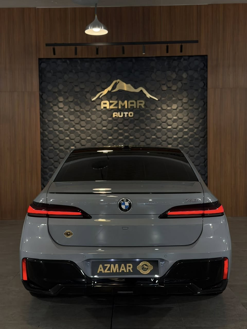 الكرستالة 💎💎
BMW 740i شاشة بالسكف
ارخص سعر بكل العراق : 755$ ورقة
‎موديل:2024
ماشية : 15 الف
لون سمنتي اكثر من مميز
مواصفات السيارة فول الفول
شاشة بالسقف 
سكف رولز رويز
سماعات BOWERS WILKINS
ناضور ليلي
ابواب شفط
رادارات و حساسات
كامرا ٣٦٠ درجة
كشنات جلد 
كشنات تدفئة و تبريد
كشنات كهربائي و ميموري
انارات داخلية
و بعد هواي مواصفات بيها متذكر

سعر : 755$ ورقة
السيارة وارد امريكي بيها قطعتين كلير بخ مال امريكا 🔥
كير و محرك كلها بشرط

للاستفسار : ***********
العنوان: السليمانية المعارض الجديدة شركة ازمر اوتو معرض رقم ٣٤
