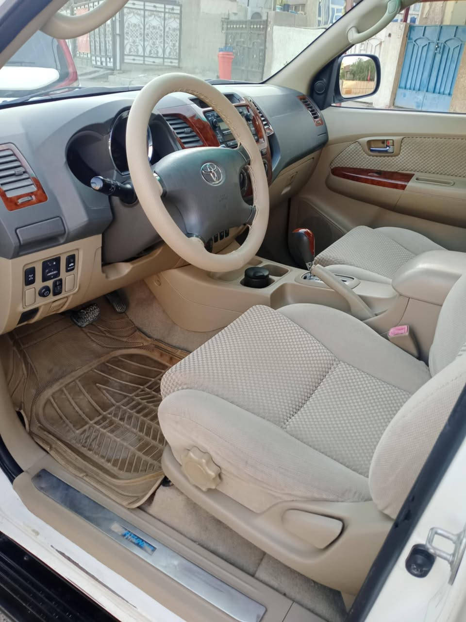 سلام عليكم فور جنر موديل 11 لبيع نضافه كدام عينك تجي تفحص وتقيم كشر طخه مابيه عده الدعاميات مكينه بس قبق ولفات مفتوح كير مكفول كهربائيات نقص مابيه تبريد شغاله السعر قفل 165 مال بيع لا تجي ولا تخابر اذا ميعجبك السعر بدون زحمه *********** مكاني حي اور
