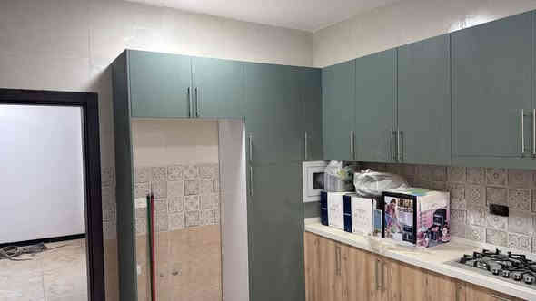 200م في مجمع السلطان غير مطلوب 

البيت على ساحه و غير مستخدم  ويحتوي على اضافات
طابق واحد يحتوي على غرفتين و صاله و استقبال و مطبخ 

للاستفسار اكثر الاتصال يتوفر وتساب 

***********
***********
