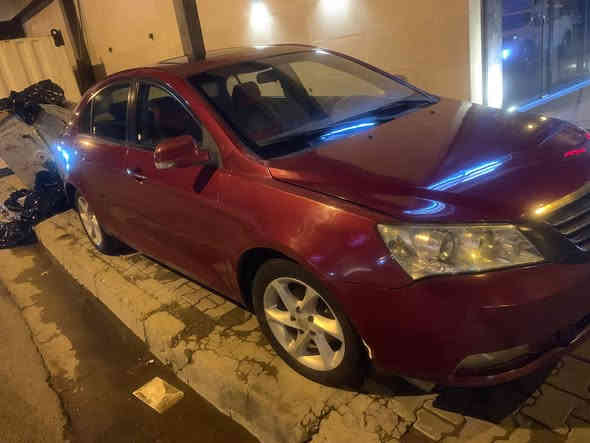 جلي ام كراند بغداد باسمي بيها بس بنيد مبدل بدون دواخل سعر 58
***********
