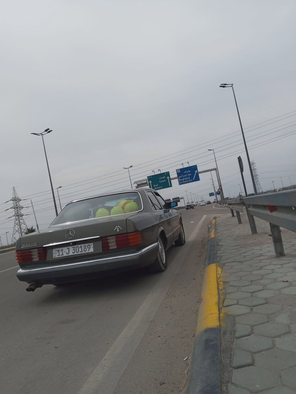 مارسيدس جابو موديل 87بسمي تخم تاير جديد كير محرك لك كامله من كلشي نقص بس كبريسل وسلايت    صار شهر صابغه فرن بدون اي ضربه جان بيه جراد وصبغته رقم بغداد مكان السياره ابو غريب السعر 65 وبيه مجال ***********
