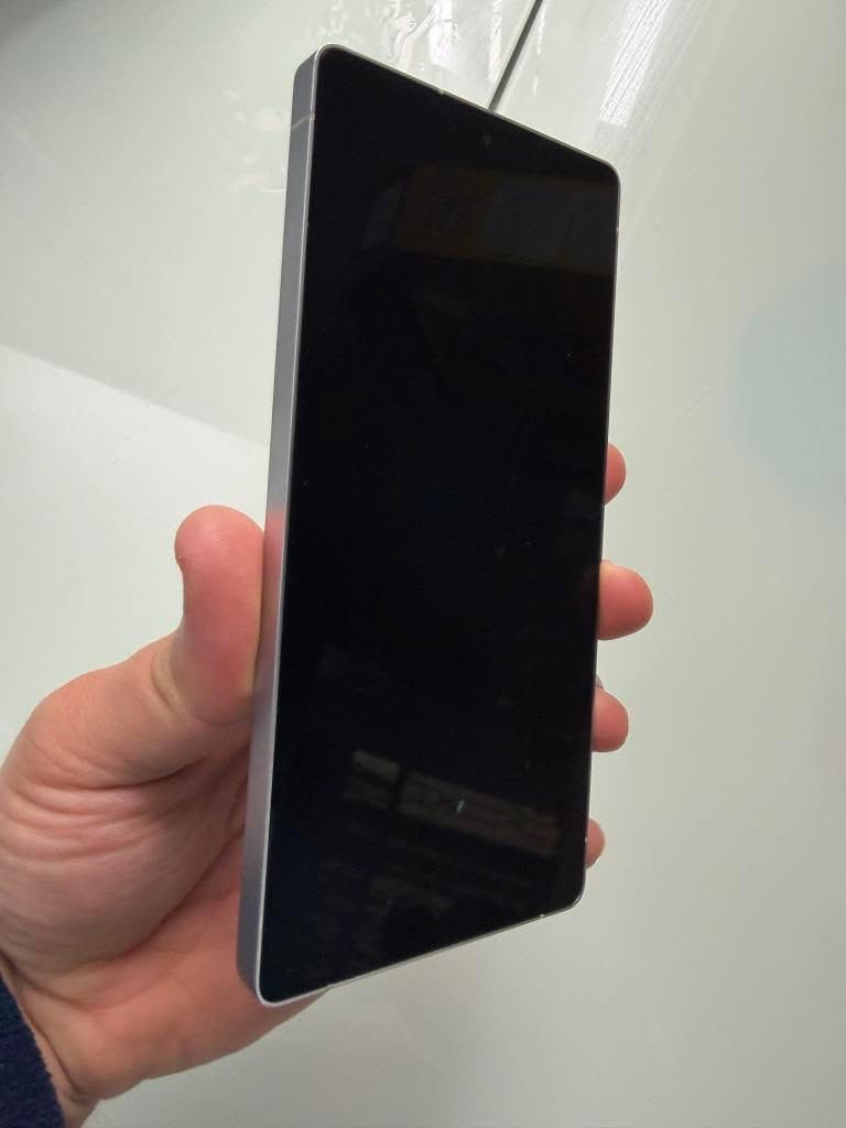 Samsung s25 ultra , 256g
دبل سيم نضافة 100 بل مية شرط جلخ مابينو ملحقاتو كاملة كارتو شاحنة كيبل كامل ملحقات معا كفر سامسونج اصلي كليب 
اهم مميزات الجهاز
Snapdragon 8 eliet 
شاشة dynmic amoled x2
بطارية 5000
للتواصل ***********
سعر مليون و. 225
