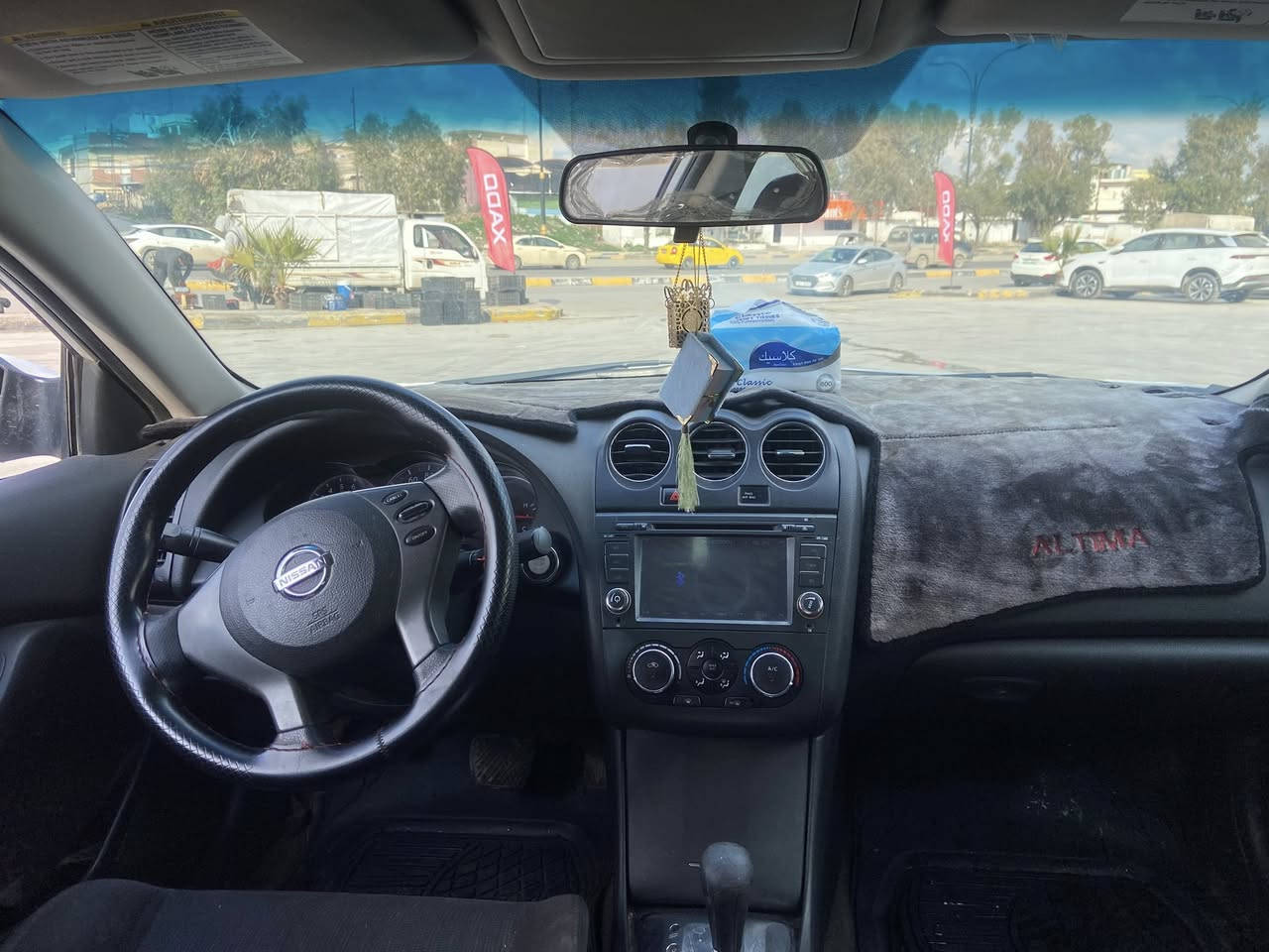 السلام عليكم نيسان التيما موديل 2012 السياره بيها شبر داير خلفي وربع باب خلف السائق وصبغ جاملغ امامي بدون اي دواخل تقريباً قطعه ونص السياره نضيفه وما متعوبه كير مكينه كفاله عامه المكينه لاتنقيص ولا تبخير داخلها كشنات غرفتها حيل جديده والسياره كلها نظيفه وحلوه ماعايزها اي شي بس سنويه وارقام ترايك وين ماتريد مراوس بالتيما فقط تكون مقارب لسعرها سعر السياره 96 ورقه وبيها مجال بسيط الي بيها قطعتين جاي تنباع باغلى وشايف خيرها الي ياخذها *********** واتساب فقط الرقم مغلق
