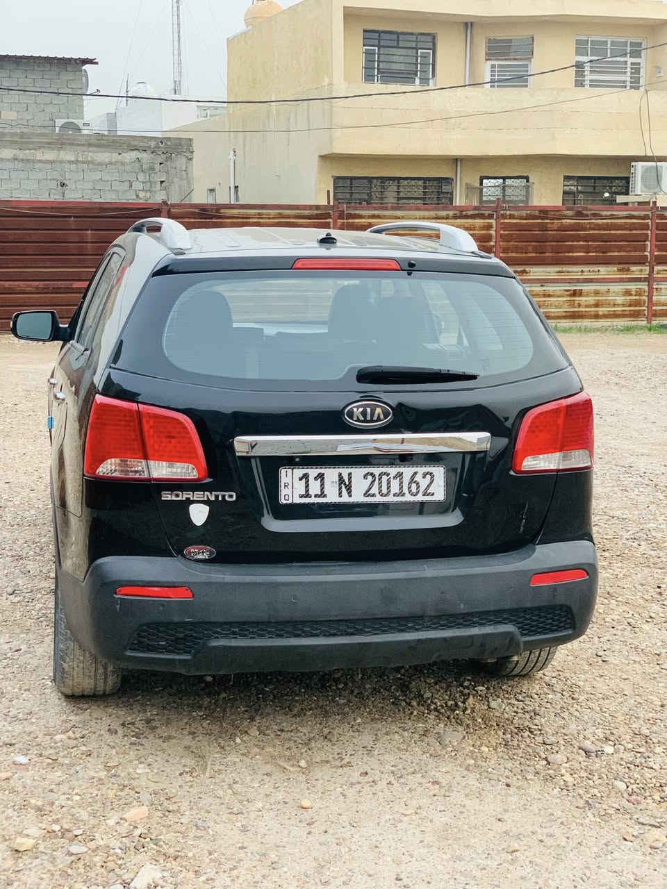 سلام عليكم كيا سورنتو موديل 2013لون اسود سياره كير محرك خير من الله 4سلندر وارد امريكي رقم بغداد سياره بسمي تحويل ثاني يوم العنوان بغداد الغزاليه سعر 120ورقه وبيهه مجال حك جيه 
رقم الهاتف ***********
تصال او واتساب
