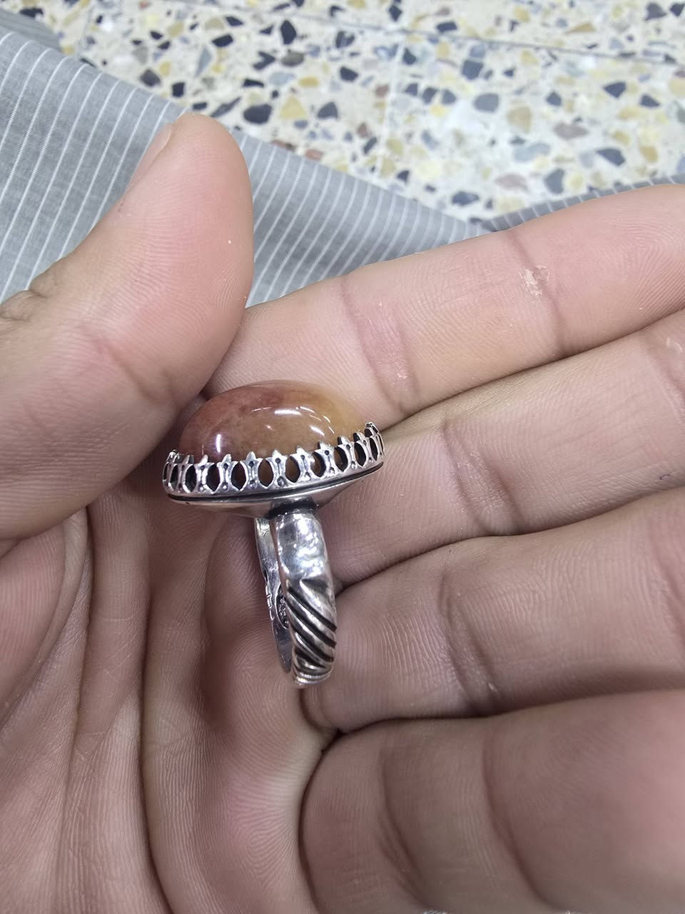 السلام عليكم در حسيني للبيع الباب الاول مو الصيني الهسه بلسوك القالب قبل اسبوع بدلته كلفني ٦٠ الف امانت الله.
السعر ١٠٠ وبي مجال العنوان بغداد المشتل


**إذا كنت صاحب هذا الإعلان وتريد حذفه لأي سبب، رجاءا أرسل رسالة إلى الدعم الفني**