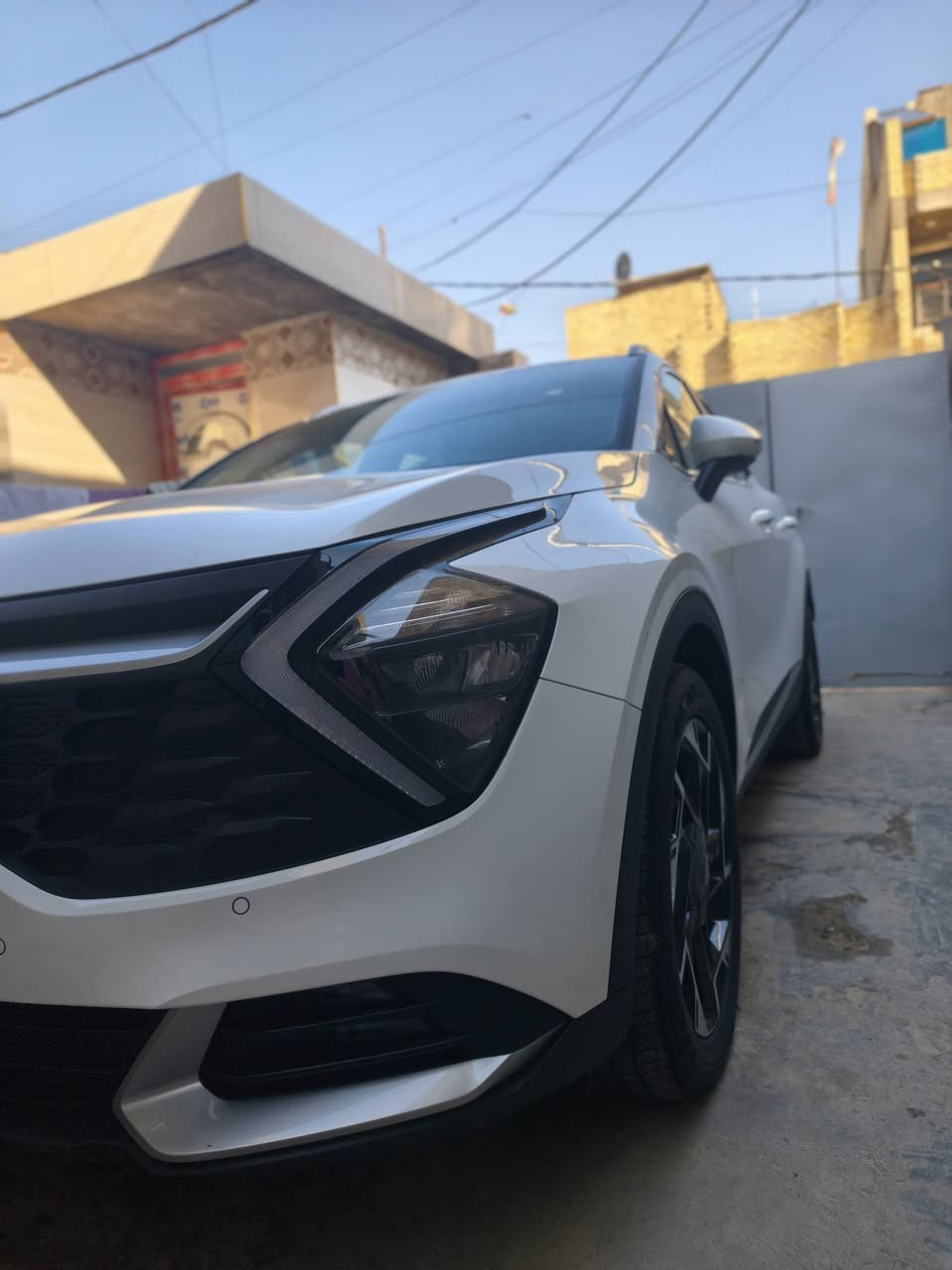 سلام عليكم ورحمه الله وبركاته سياره سبورتج موديل 2025 وارد خليجي على وضع الشركه السياره رقم بغداد باسمي صندوق كهرباء الكشنات كهرباء نص فول   تدفئة بلكشنات وبلستيرن السياره بيهه بصمتين تشغيل عن بعد مكينه 2000 ماشيه 4200 مكاني بغداد العبيدي شهداء الثالثة سعر 248 وبيهه مجال رقم الهاتف ***********
