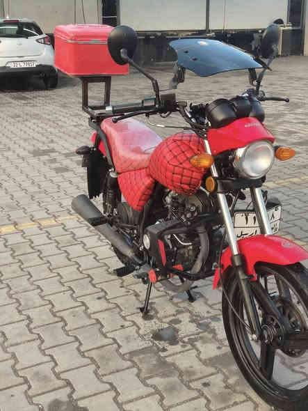 السلام عليكم.
دراجه كي واي نفس شركه دراجه الRK دراجه نظيفه جدا اخت الجديد ماشيه 11 الف مرقم اربيل كله جديده ماناقصه مصروف ربع دينار دراجه محركه 125 سي سي. بس مزوده لل150سي سي. دراجه حلوه حيل ورزنه بل شارع. سعره 2000 مليونين وبيه مجال بسيط. وترهم مراوس عله دراجه مرقم فقط.رقمي واتس اب فقط.***********
