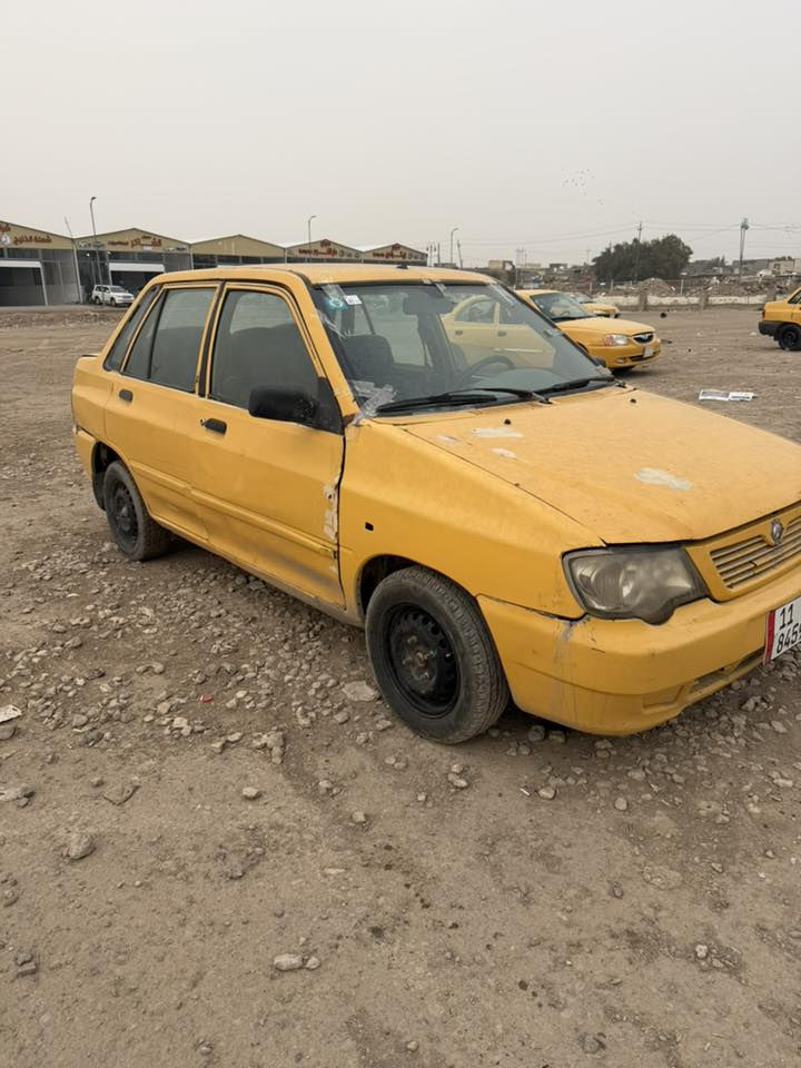 السلام عليكم للبيع ٢٠١٣ بسمي مكينه جديده بيهاا مكاني بغداد رايدهاا ١٨ وبيها شي قليل حك الجيه  ***********
