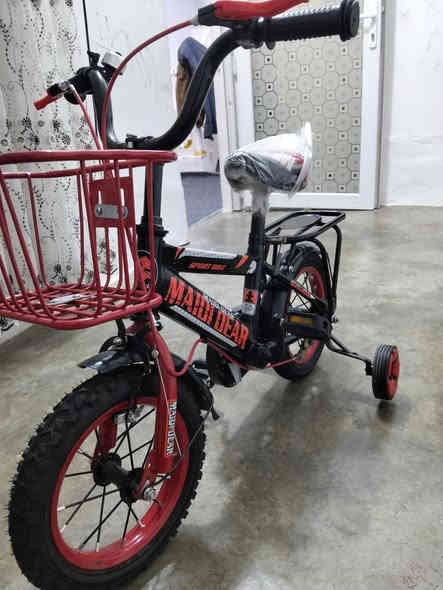 سلام عليكم
بايسكل اطفال 

حجم 12
أسبوع مستعمل 
بل لايلون جديد
السعر خاص 
إلي مو شراي 
لايراسل 
***********واتساب
