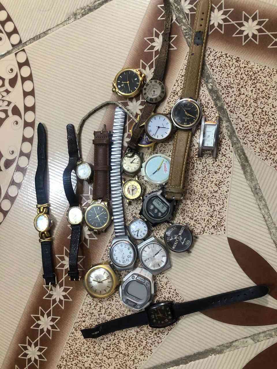 شلعة ساعات سويسري وياباني بيهم يراد باتري او تصليح مثل ما موضح بل صوره القطعه الذهبيه طلاء ذهب 18K سعر الشلعة شامل التوصيل 40 الف دينار على اول تم بلواتساب *********** 
محضور من تعليقات✅
