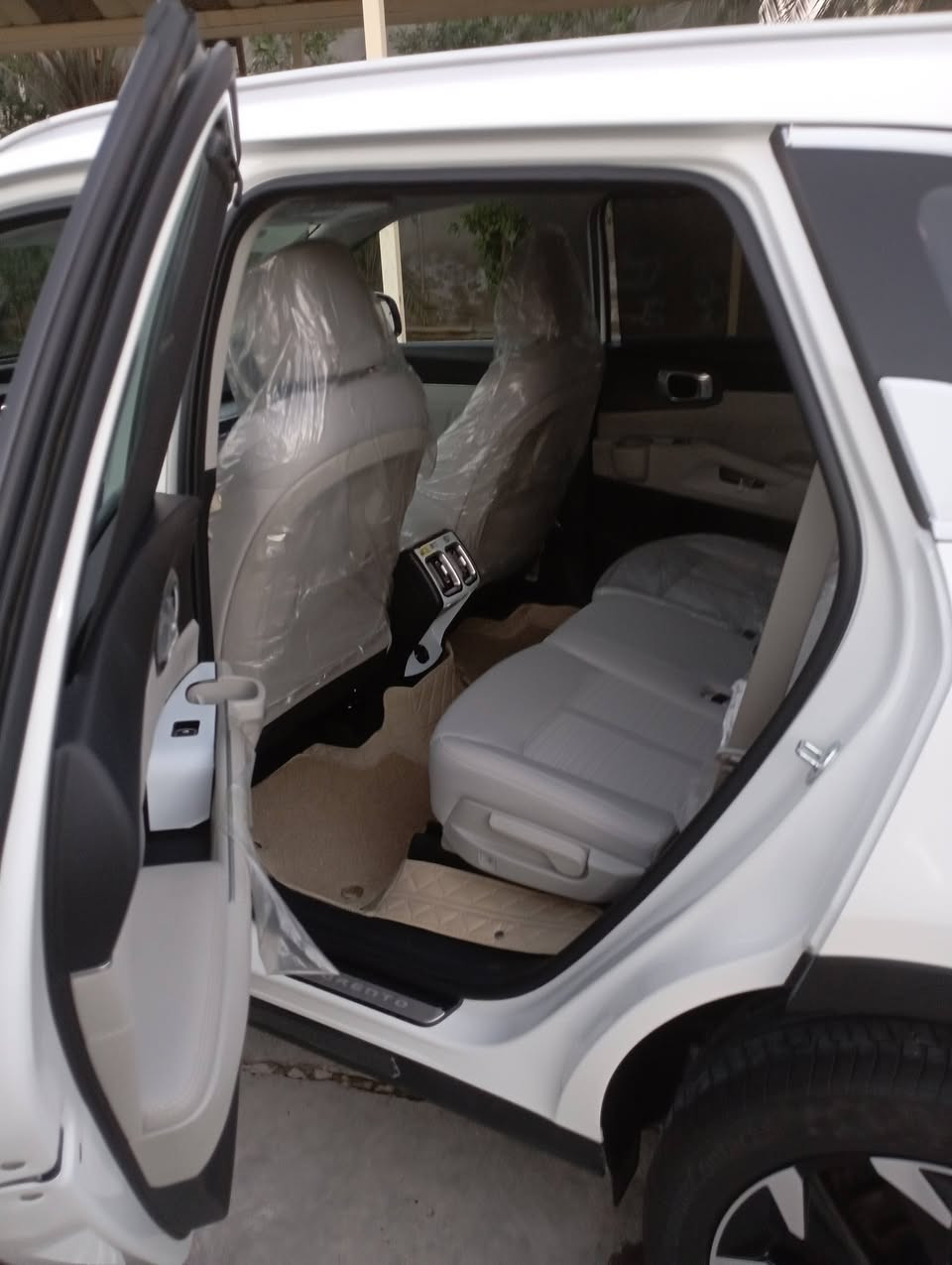 🚗 سورنتو2025.
ويل 20 ابو نجمه
ام ضمان دوليه

مرقم بغداد رقم جديد انكليزي 
تحويل ثاني يوم مشروع وطني
سياره كفاله عامه وضع شركه بعده بضمان شركه دوليه كلش جديده كارتون استخدم شخص واحد ع ايد وحده  سبير ماا نازل تخم داير شركه سياره بعده جديده لزكات وفابلون شركه جديده كلش بعده ع وضع شركه ع ايد وحده مال جناي
 
          🔥 المواصفات 🔥
🚗 اربع كامرات 
🚗 تتقدم وترجع بل بصمه 
🚗 كامرات 360 درجه
🚗شاشة  وره متغيرة 
🚗أربعة أوضاع قيادة
🚗شحن لاسلكي
🚗بردات خلفية
🚗حساس مطر 
🚗مري اوتو دم
🚗بصمة وتشغيل عن بعد 
🚗مثبت سرعة 
🚗كراسي كهرباء
🚗جنطة كهرباء
🚗هندبريك بصمة
🚗درايف مود 
🚗اوتو هولد 
🚗مساعد انحدار 
🚗مانع انزلاق 
🚗كير ماوس
🚗مثبت سرعه 
🚗كراسي كهرباء
🚗7 راكب
🚗3 قطع تبريد
🚗انارة محيطة ليزرية متغيرة 
🚗لايت عالي ناصي زنون 
🚗لد ليزري نهاري 
🚗بك لايت ليزري 
🚗حساسات امامي خلفي 
🚗حساسات أطار
🚗كامرة دوارة 
🚗شاشة تخدم نظام  
🚗رقم بغداد
ماشيه:5الاف كيلو فقط 
وبعد بيه مواصفات والسيارة زيروو 
مكان السيارة بابل الاسكندريه 
🚗شراي يتصل. ***********
