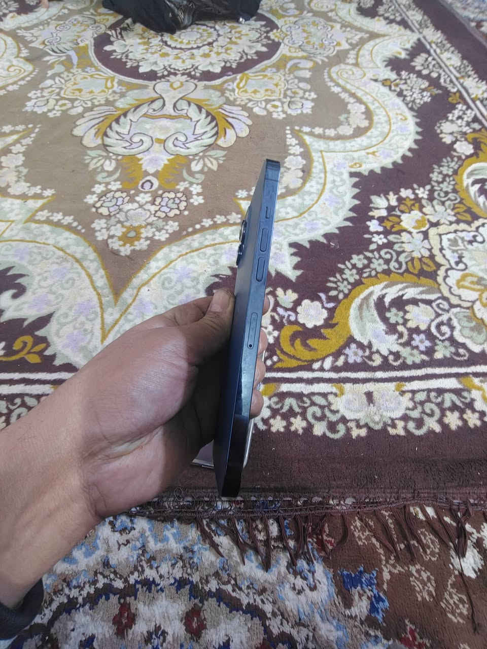 السلام عليكم للبيع ايفون 12 برو ماكس نظافه 100/100 اصلي نموذج m بطاريه 88 شرط بلادي ممفتوح ذاكرة 256   السعر 500 الف من الاخير شراي اتصل ***********
