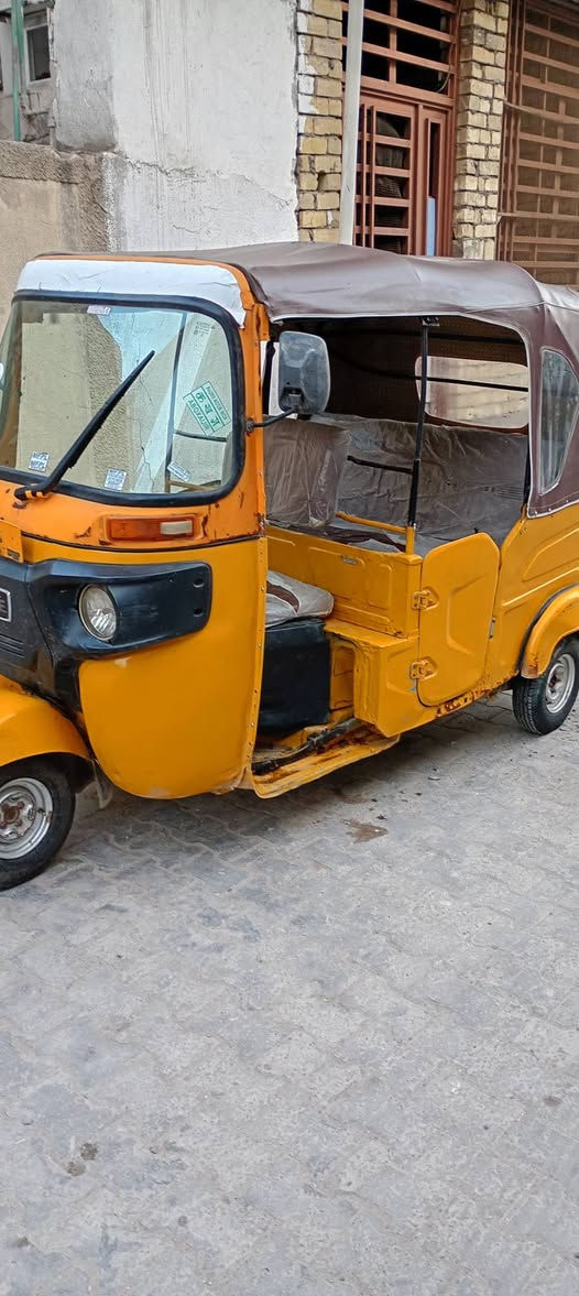 السلام عليكم تكتك للبيع 2021 تكتك جاهزة كبل للشارع ماناقص اي شي أوراق المصطفى كهربائيات شغاله مكينه ناعمة لا تنقيص ولا تبخير السعر 5 مليون وبيها مجال قليل حك الجيه مكاني بغداد الاستفسار على الرقم ***********
