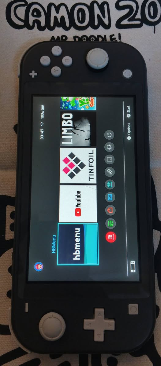 نينتندو سويتس لايت مهكر قطعة نظامين اونلاين و اوفلاين  مع ذاكرة 128 كيكا مليئة بالالعاب كما موضح بالصور والجهاز مكفول من كافة المشاكل والاعطال 100 بالمئة
السعر النهائي 200 الف (غير قابل للتخفيض) 
توصيل بغداد 5 الاف وباقي المحافظات 6 الاف 
للتواصل ماسنجر خاص او واتساب او الاتصال 
***********
