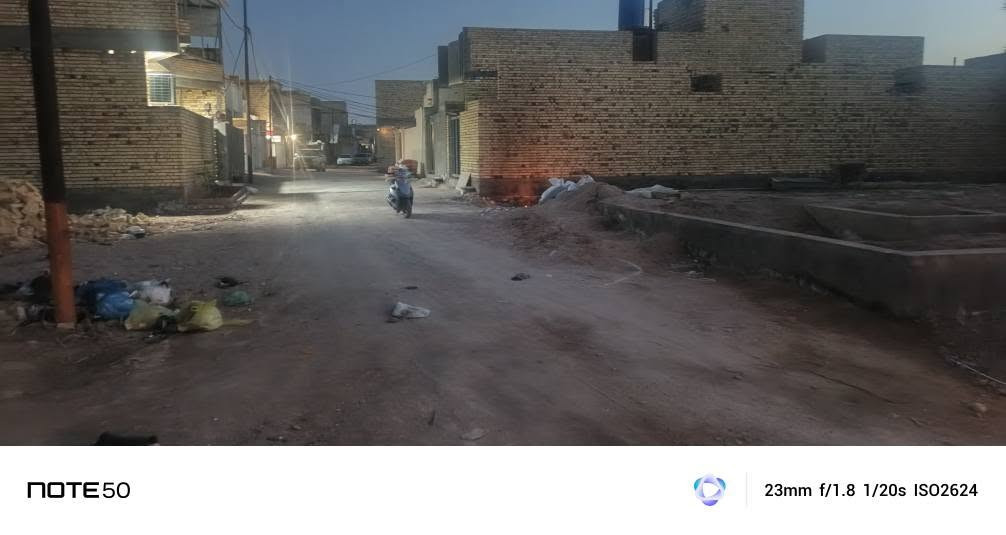 بتلو مدفون كامل المساحة ٢٠٠ متر 
العنوان.. حجي عبد الثالثة من جهة الساعة. تصير بضهر البيوت إلي مقابل جسر الزهور قريب السدة  . السعر ١٠٥ مليون 
*********** عمارة, ميسان
