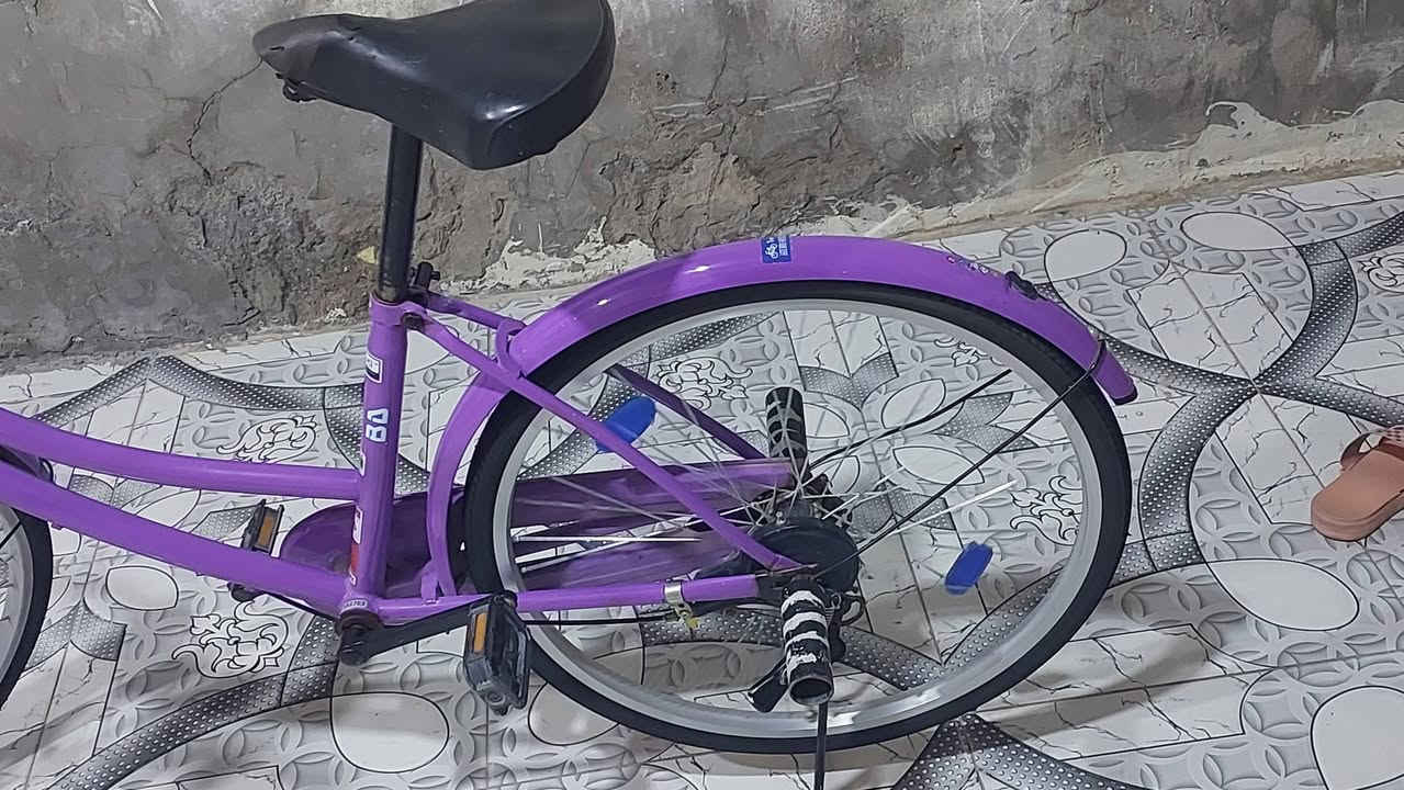 بايسكل للبيع ٨٠ حجمه ٢٤ وبيه مجال ***********
