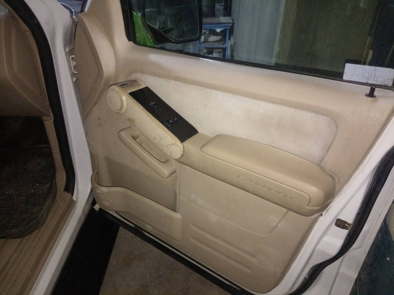 فورد ٢٠٠٧ امريكي ترهم مراوس او بيع
رقم بغداد
٧راكب
منضومة غاز او بانزين 
سعر ٨٥ وبي مجال
استفسار
***********
