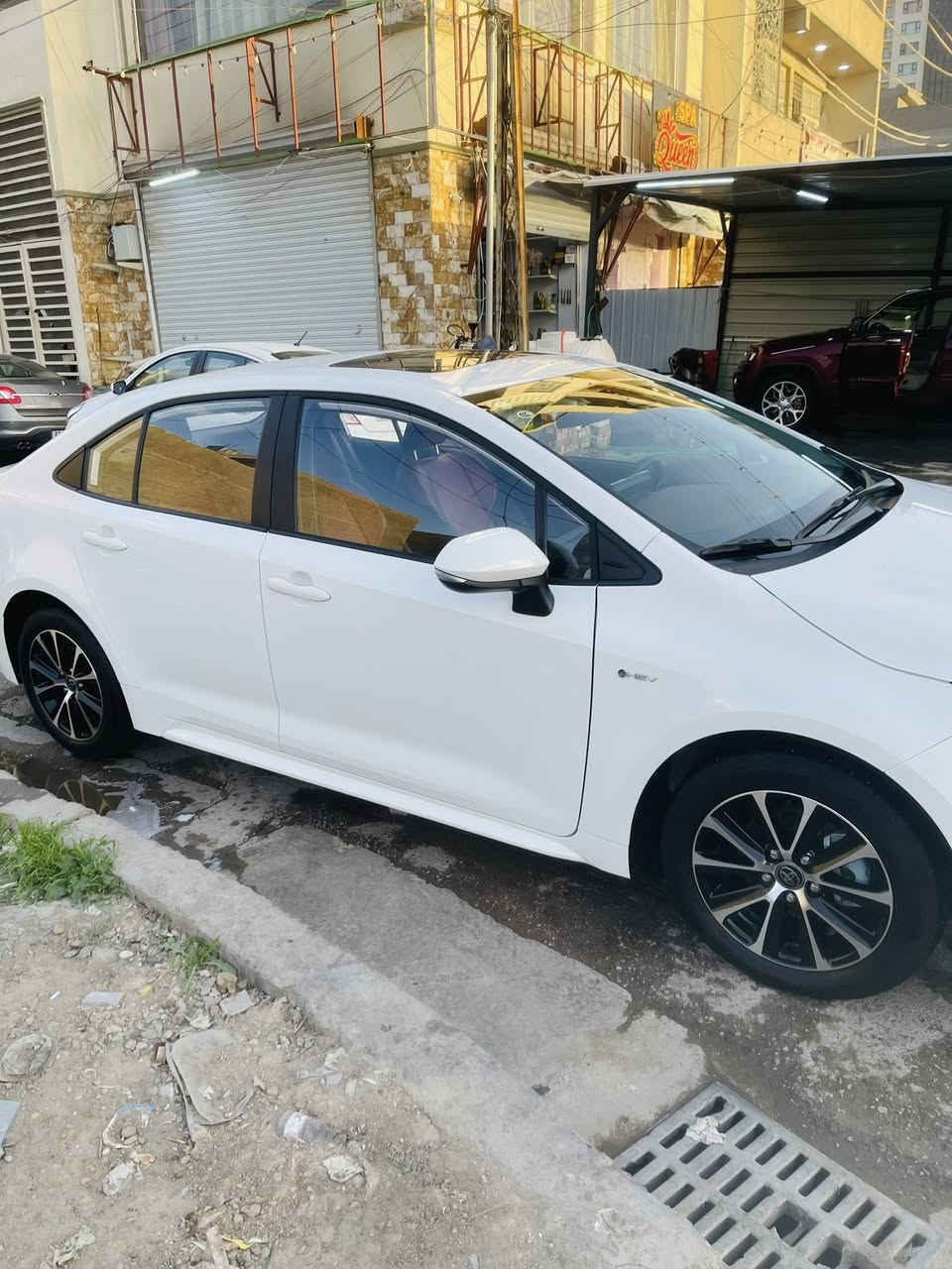 كورلا 2025 مكفولة ماشية 15كرسي كهرباء جلد السعر 153وبيها مجال بسيط مكان بغداد ***********
