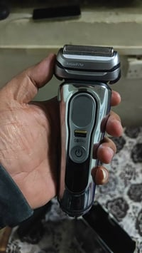 مكينة حلاقة براون سيريس 9 برو هي والغسالة مالتها ١٧٥ قفل ٠٧٧٦٣٦٤٢٢١٢