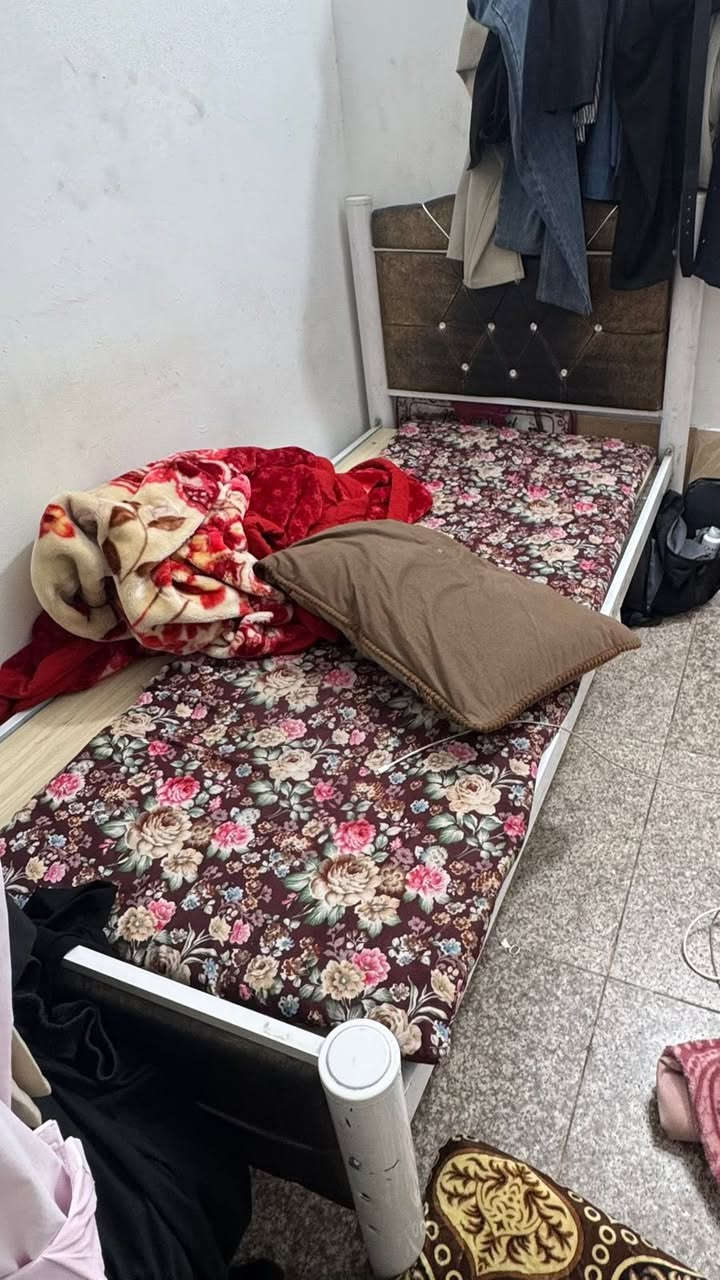 جرباية و بايسكل و كومدي بلاستك للبيع
كلهن ب ١٥٠ و بيهن مجال للشراي 
غراض نظيفة استعمال قليل 
تواصل دايركت او الرقم *********** بيه واتساب
