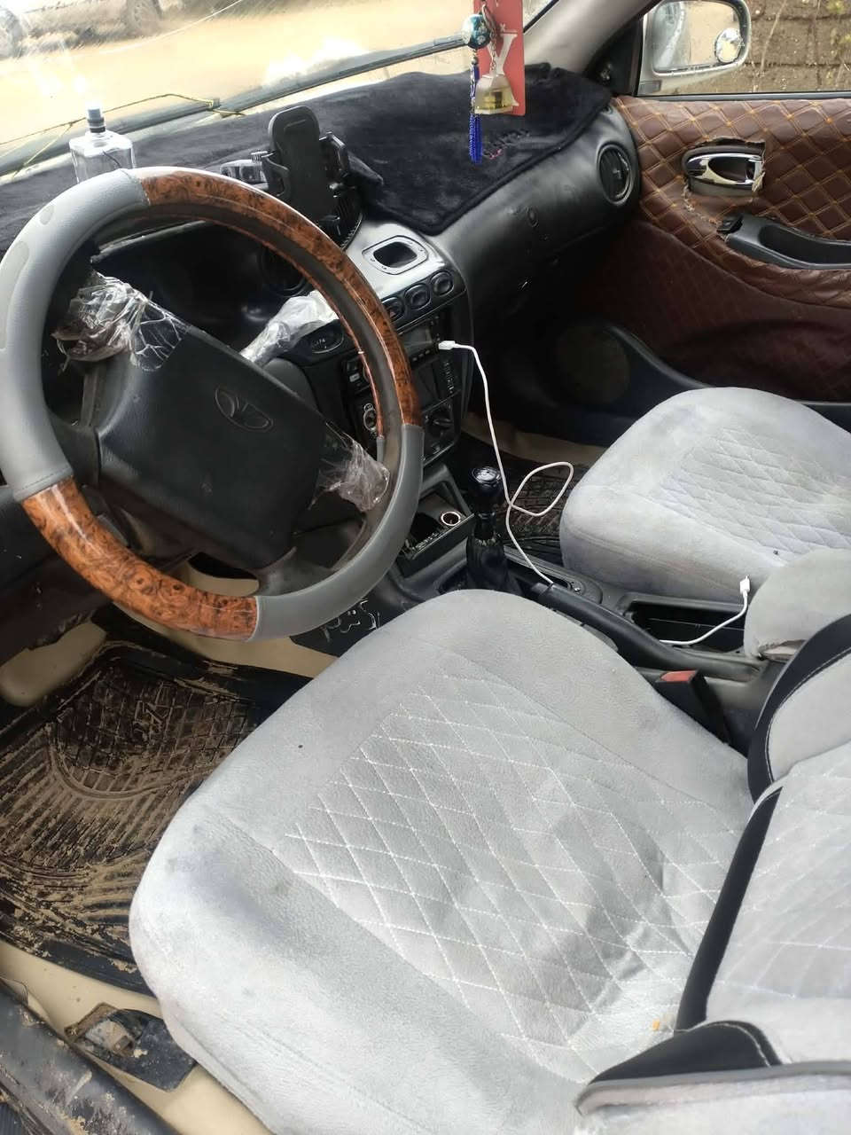 السلام عليكم ورحمه الله وبركاته سياره للبيع رقم دولي شرط التحويل نضافه 75بل بيه شوف العين تجي تشقل وتطلع كير شرط صدر خير من الله المكينه بيه بدايه صرف قليل كهربائي كله شقاله لايتات زنون مسجل شقال المكان صلاح الدين الشرقاط بعاجه وره المعارض الفوك الشراي ينتصل وتدلل ***********السعر 30 وبيه مجال
