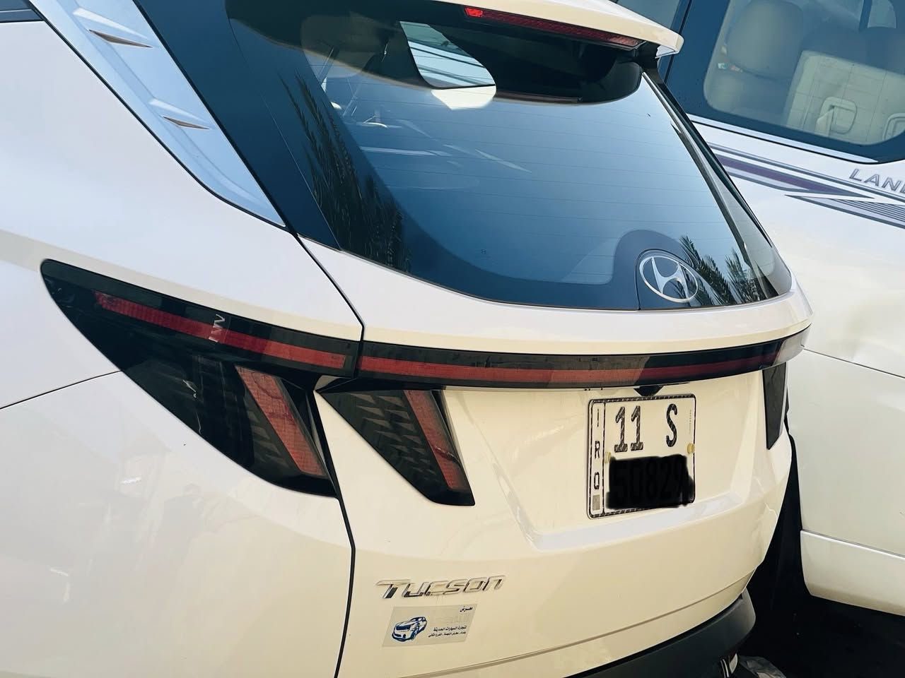 (للبيع )
السلام عليكم شباب .

عندي توسان مديل 2023 خليجي لون ابيض

 كفاله عامه . صبغ ضربه تبديل بارد حالوب مكفول من الرواجز،

طخه بسيطه باب الصدر ممسويها

مواصفات :

.بصمه 

.ويل كب 19 

.كشن جلد بلاد كهرباء

.داخل ابيض 

.تخم تاير جديد سبير منازل 

.حداده محرك گير تبريد مكفول 

.مكينه 2000 دوش

.عداد 52 كم 

.رقم انكليزي بغداد 

.هزه جديد 

.السياره بأسمي 

،،،،السعر 220 $ وبيها مجال 

عنوان بغداد الشعب 

(***********)
