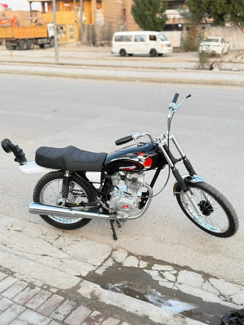 السلام عليكم دراجة اربعه كير محرك رابيدو تعميره 2026 صارله خمسة أيام من عمرتها متوازي على بيعتها شوفت عينك الدراجه احلا من الصوره  السعر 750 وبيها مجال المكان بغداد البياع الرقم *********** وبي واتساب
