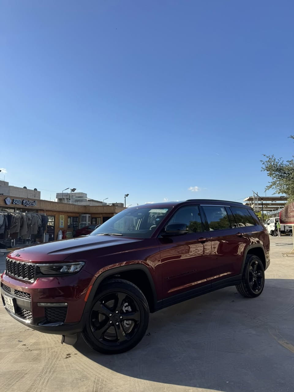 ‏
‏‎جيب كراند شيروكي بلاك توب  موديل :2024
السعر :  31000 دولار 
اللوان : ماروني بلاك توب⚫️
عداد المسافة : 22 كيلو متر 
حجم المحرك : 3.6L V6 (6.سلندر)
السياره وارد “ أمريكي ✅
ملاحظة صور الحادث بالمنشور 
المواصفات : Limited 

دةبل اكسل : 𝟒𝐱𝟒
‎بصمة تشغيل 
تشغيل عن بعد(𝐑𝐞𝐦𝐨𝐭𝐞 𝐒𝐭𝐚𝐫𝐭)
شاشة دشبول ديجيتال
اوتو ستارت(𝐀𝐮𝐭𝐨 𝐒𝐭𝐚𝐫𝐝)
 اوتو ستوب(𝐀𝐮𝐭𝐨 𝐒𝐭𝐨𝐩) 
‎رادار امامي ( تحديد مسار )
‎رادار جانبي  ( نقاط عمياء )
‎رادار خلفي ( التحذير من الاصطدام )
‎حساسات امامي
‎حساسات جانبي 
‎حساسات خلفي 
كشنات جلد 
‎كشنات كهربائي
‎كشنات خزن+ميموري 
‎كشنات تبريد الامامي
‎كشنات تدفئة خلفي 
تحكمات اسيرين
‎استيرن تدفئة
‎تبريد لمس
‎تبريد مركزي
 ‎صندوق شفط كهربائي 
لايتات 𝐋𝐞𝐝 عدسة زينون
بلوجكتوات 𝐋𝐞𝐝 
بكلايتات 𝐋𝐞𝐝 
‎
 
وبعد هواية مواصفات…
‏‎تفاصيل اكثر الاتصال علی الرقم 
WhatsApp 
***********

عنوان بغداد زيونة
