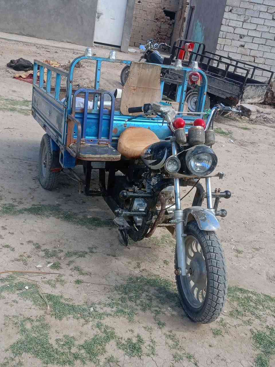 السلام عليكم ستوته للبيع موديل 14 مكينه 25 سنويه رقم ابيض اكسن صقر طيارات جدد***********
