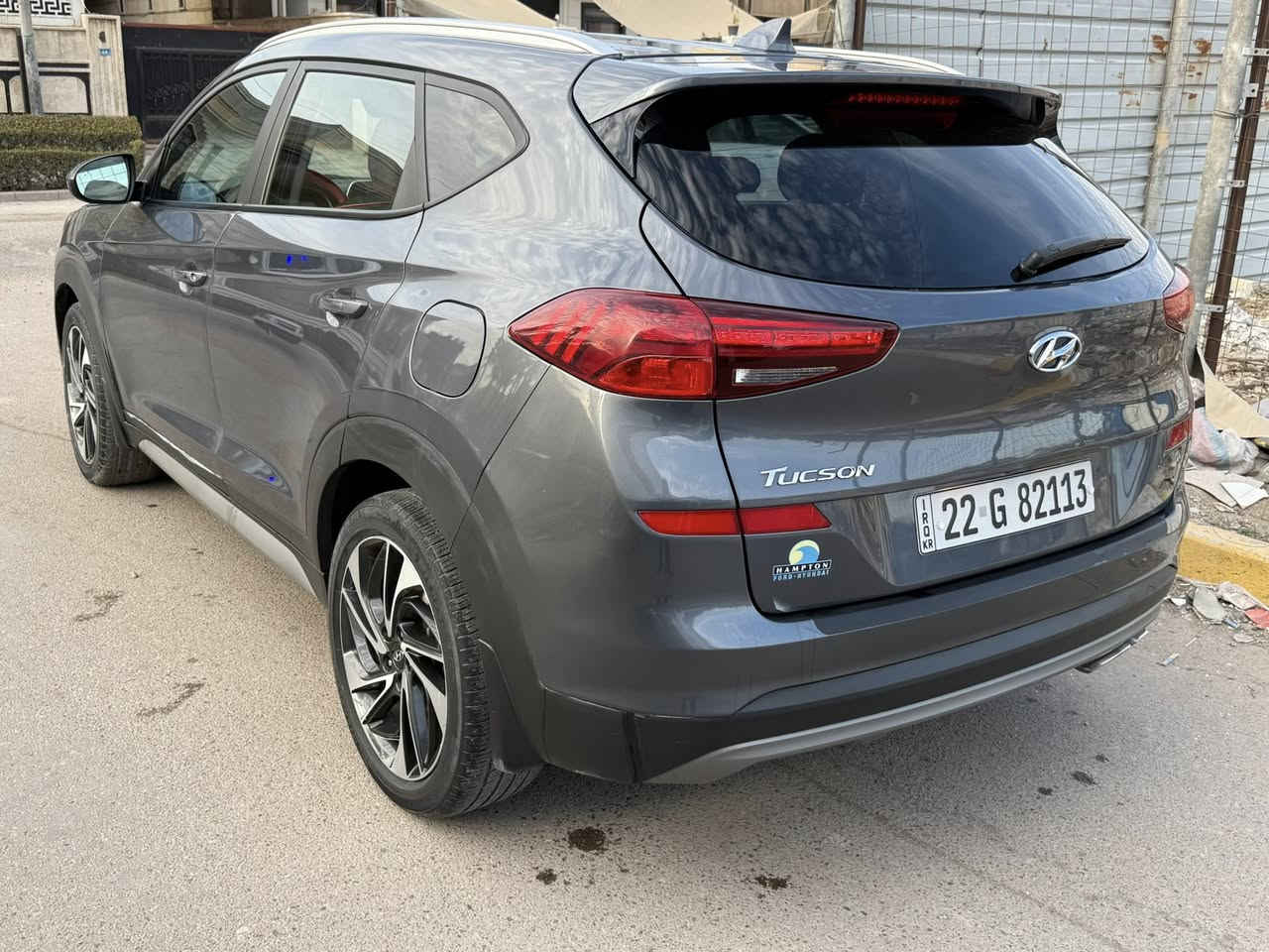 سان مديل21 رقم اربيل بسمي تحويل مباشر سعرهه143 وبه مجال *********** مكانه بغداد اميركي بيهه 4 قطع صبغ بدون دواخل كلير اميركي خادعه بس دعاميه فول مواصفات ما عده البنرامه ماشيه 36 ميل حقيقي السياره جديده ما بيهه أي نقص 5 عدسات لد امامي خلفي
