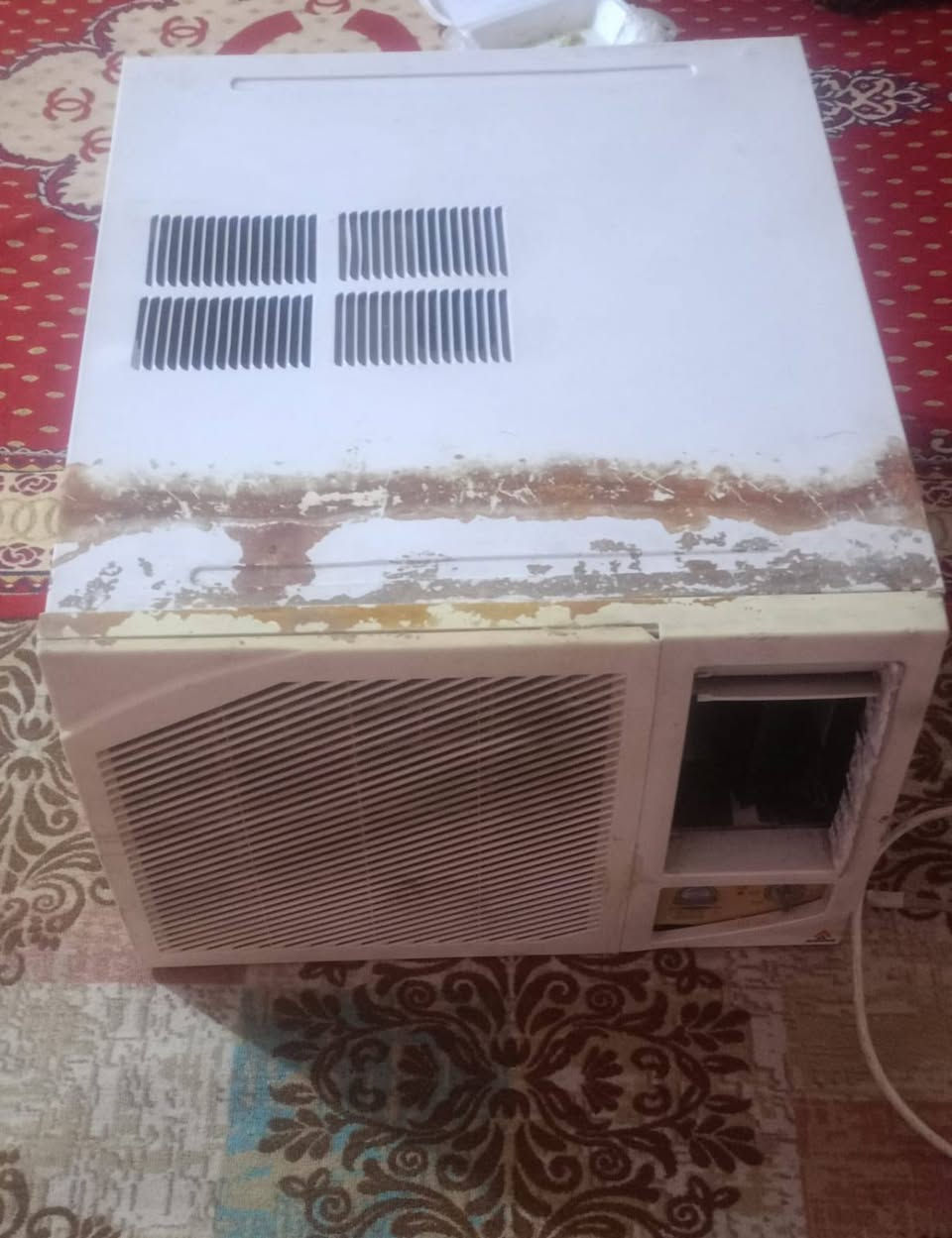 مكيف الحافض مامصلح شرط الفحص مثرامه جبيرحاسبه كامله بيه العاب *********** مكيف ثلج ظما ن اسبوع
