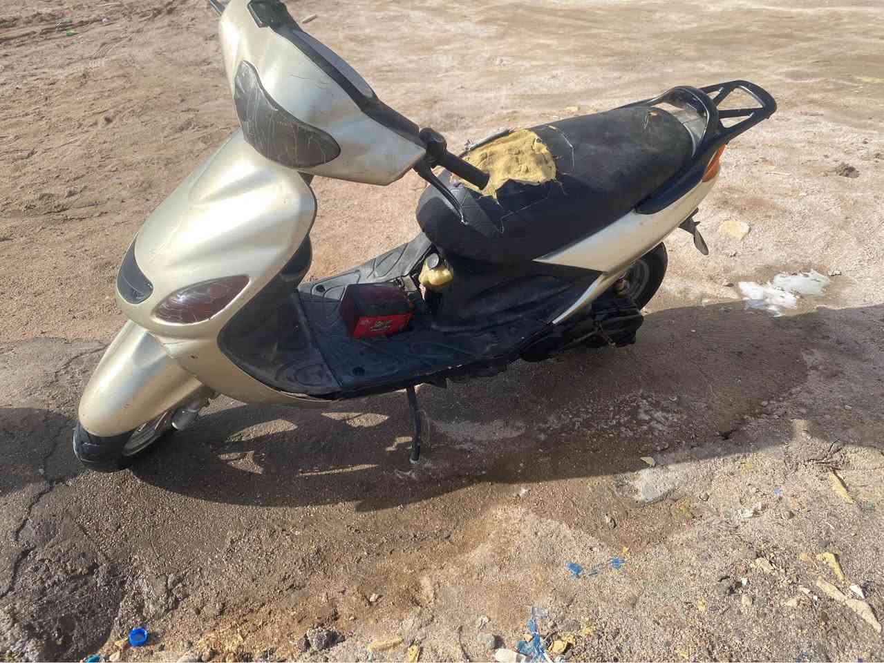 سلام عليكم لكزز ١٢٠ دراجه كلشي شغال مفتوح مره وحده دكه هندر كهربايات كامله دراجه ما بيها نقص مكان بصره رايده ٢٠٠وبيها مجال فقط وتساب *********** 
واتساب واتصال *********** البصرة, العراق
